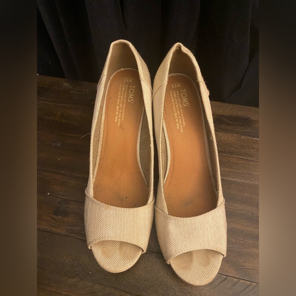 Tom’s wedge peep toe Size 10.5 w
